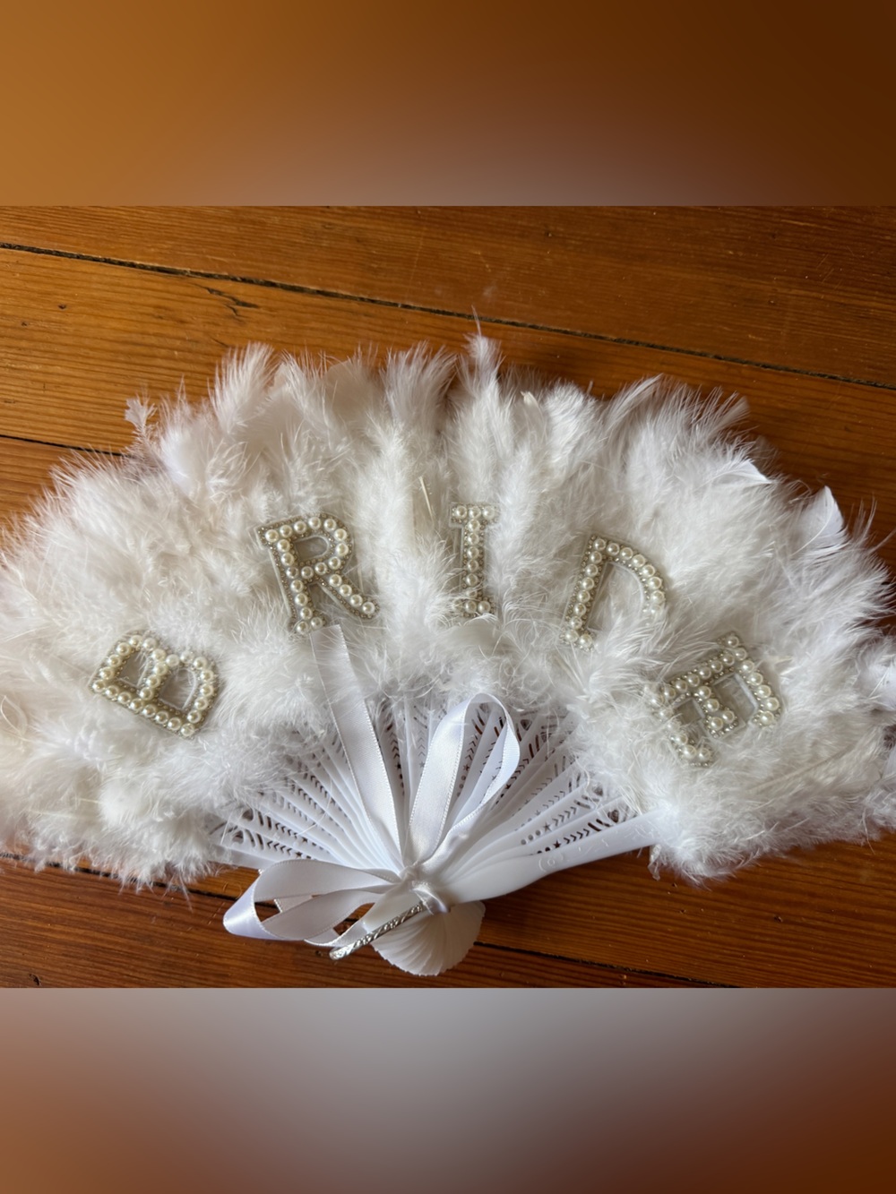 White Feather Pearl Letter Bride Fan
